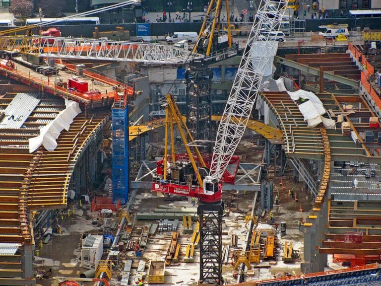 WTC_path_hub_transit_hall_2012_LR