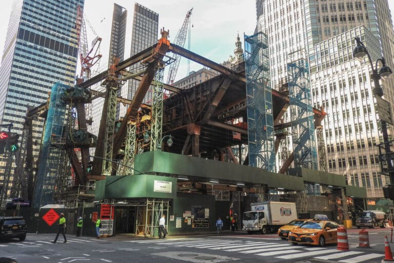 19-0307-270-park-avenue-cc0-public-domain-lr