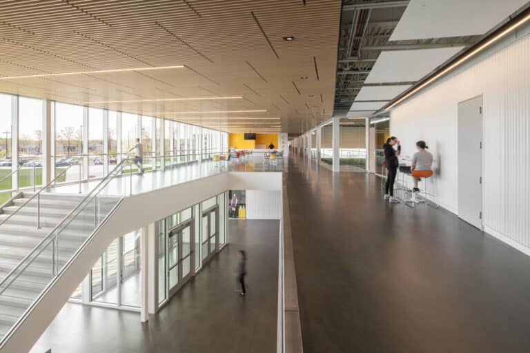 Centre-Sportif-Claude-Beaulieu_Architecture-Batiment-public-Lieu-design-Sport-et-Loisir_Credit-photo-David-Boyer-2.jpg