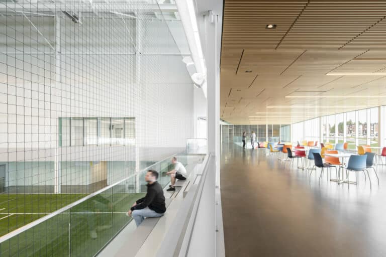 Centre-Sportif-Claude-Beaulieu_Architecture-Batiment-public-Lieu-design-Sport-et-Loisir_Credit-photo-David-Boyer-3.jpg