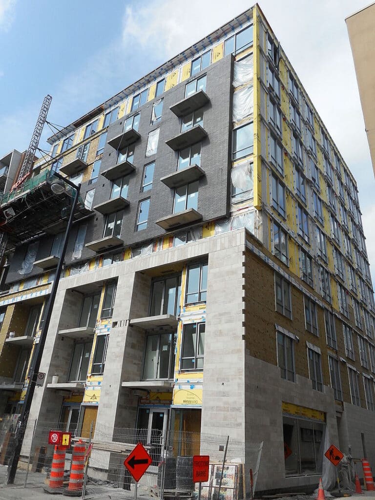 Le-Centra-Condo-2.jpg