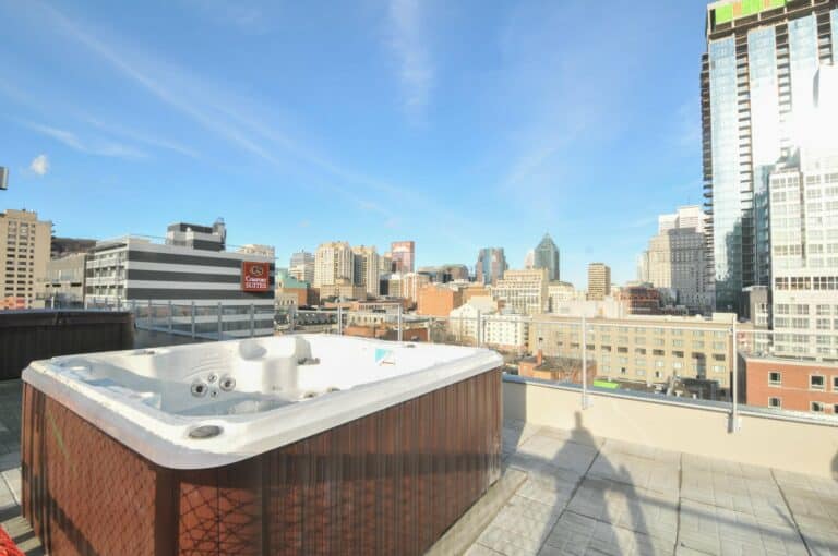 Le-Centra-Condo-4.jpg